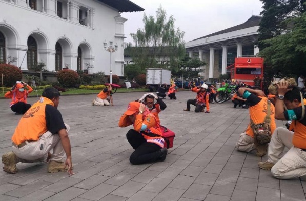  Gelar Simulasi di Gedung Sate, BPBD Jabar Uji Peralatan
