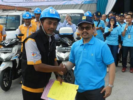  PLN Sambung 6.000 Pelanggan Dalam Sehari