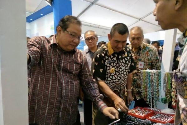  Menkop Puspayoga Mendorong Pemda Fasilitasi Outlet UMKM