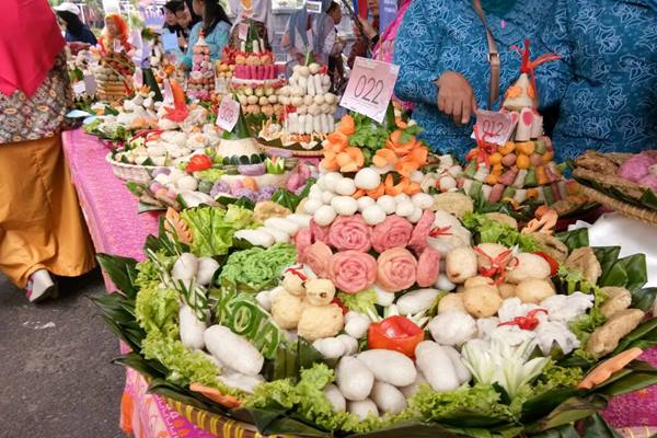  Hmm..., Tumpeng Pempek Ini Sungguh Menggugah Selera