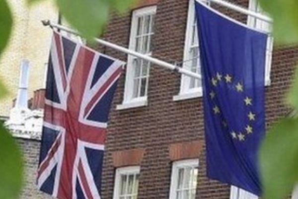  Temui Theresa May, Abe Minta Transisi Bisnis Mulus Pasca Brexit