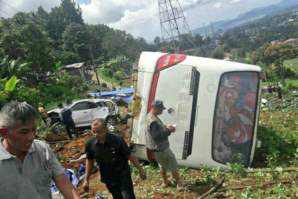  KECELAKAAN LALU LINTAS: Ayo Pilih Bus Pariwisata yang Bonafide