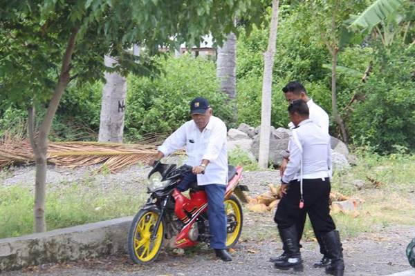  Naik Motor Matic, Menteri Basoeki Susuri Saluran Air