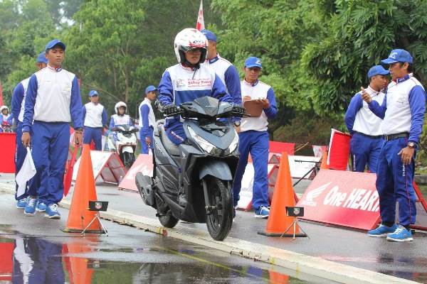  Peringati Hardiknas, AHM Lampung Kampanyekan Safety Riding