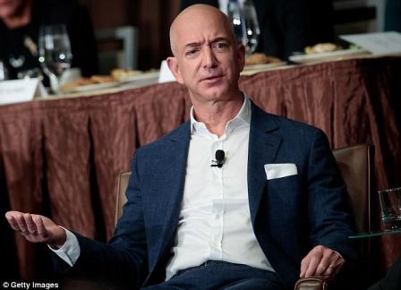  Kekayaan CEO Amazon Dekati Bill Gates