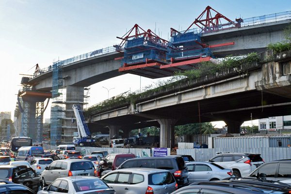  INTEGRASI RUSUN—TRANSPORTASI PUBLIK: Jakpro Optimistis Proyek Rampung 2018