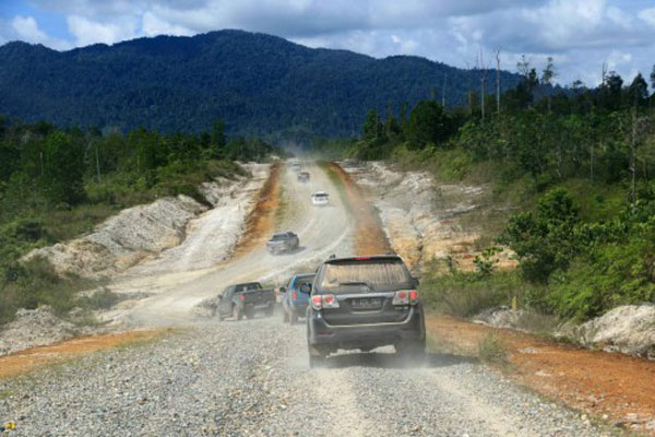  Kementerian PUPR Targetkan Tahun 2018, Jalan Beraspal di Perbatasan Kalbar 353 Km