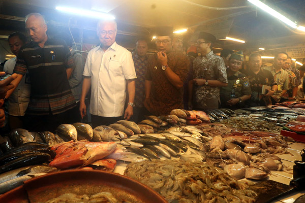  FOTO: Menjelang Ramadan, Mendag Pastikan Harga dan Kebutuhan Pokok di Bandung Aman