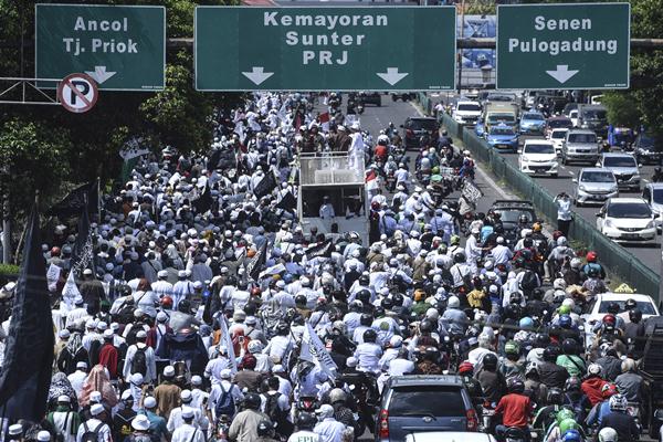  AKSI 55 : Massa Padati Masjid Istiqlal