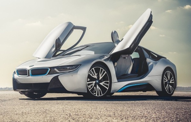  Mengintip Spesifikasi BMW i8