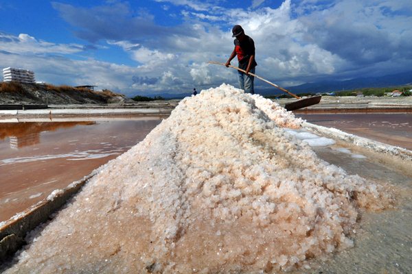  SERAPAN GARAM RAKYAT: Kemendag Tunggu Rekomendasi KKP Terkait Impor