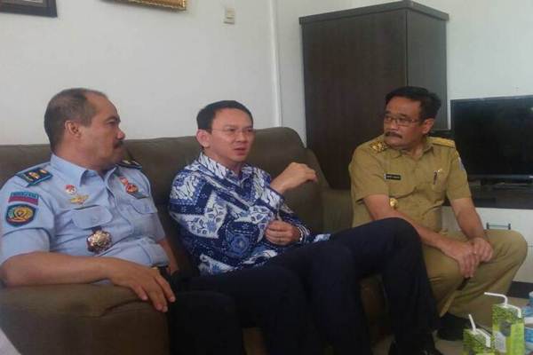  AHOK DIVONIS 2 TAHUN : Djarot Kunjungi Ahok di Cipinang