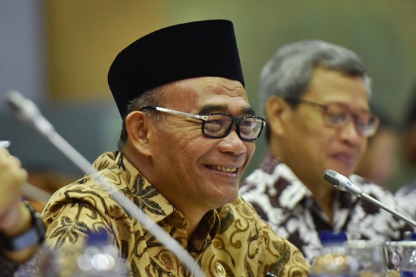  Mendikbud Dorong Wajib Belajar 12 Tahun