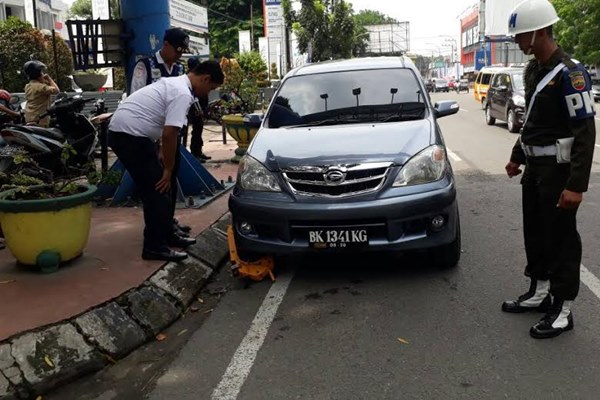 Parkir Medan, Dishub Gembok Ban Pengemudi Bandel