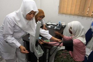  Inisiatif & Laboratorium Jadi Alasan Tenaga Kesehatan Surabaya Teladan
