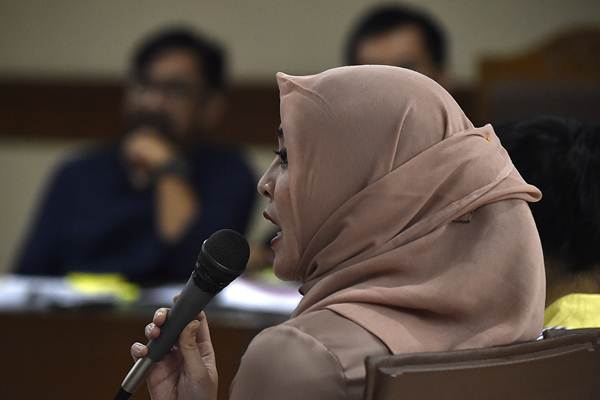  6 Bulan Pisah, Brotoseno Malu-malu Ketemu Angelina Sondakh di Tipikor