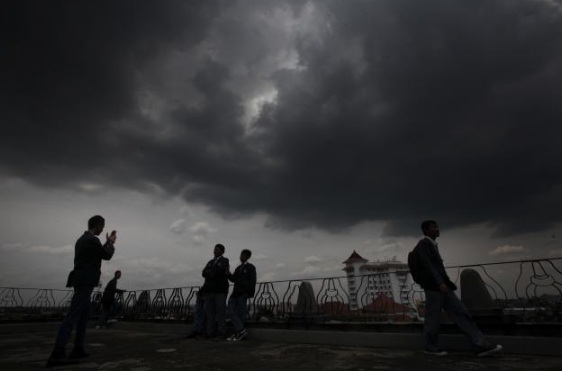  Info Cuaca: Bandung Siang Ini Berawan dan Hujan Ringan di Malam Hari