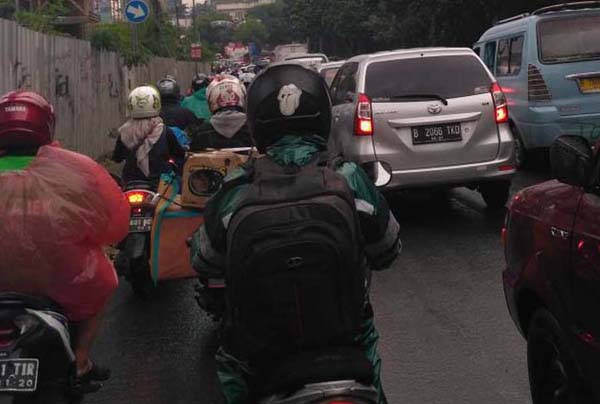  Arus Lalu Lintas Tersendat di Sekitar Kampus Tempat SBMPTN