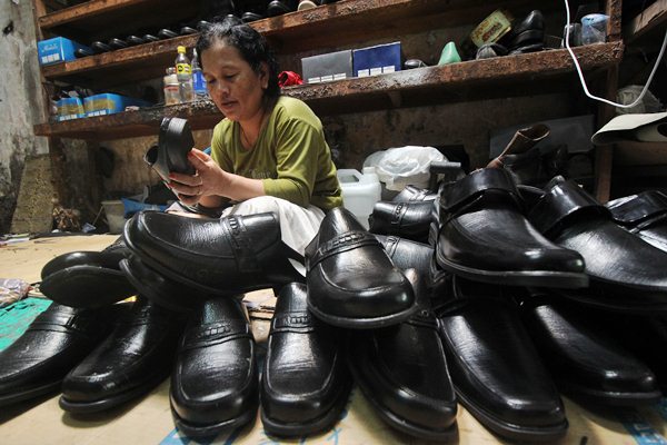  INDUSTRI SEPATU : Impor Tumbuh Pesat