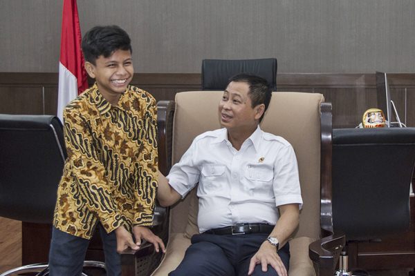  Naufal Raziq, Sang Penemu Energi Listrik dari Pohon Kedondong