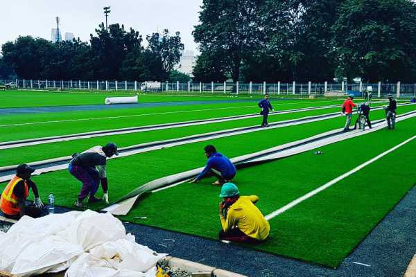  Rumput Lapangan Sepak Bola ABC dan Hoki Dipasang