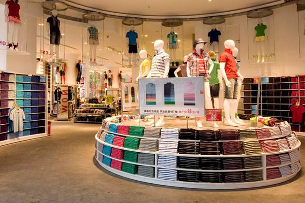  Uniqlo Ekspansi di Bandung