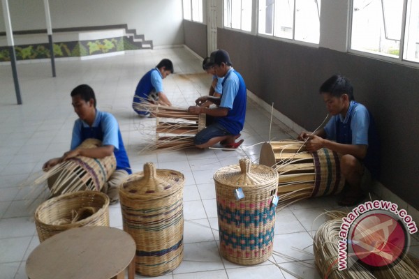  Bambu Bisa Mengurangi Ketergantungan Bahan Kayu