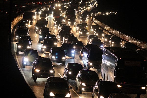  MUDIK LEBARAN 2017 : Lima Kantong Parkir Raksasa di Tol Jakarta-Cikampek