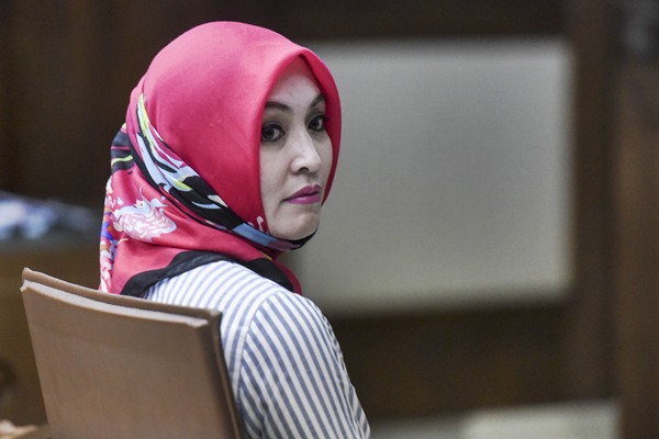  Penampilan Angelina Sondakh Saat Menjadi Saksi