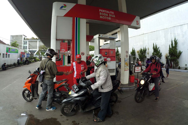  FOTO: PASOKAN BBM : Pertamina Tambah Stok Jelang Arus Mudik