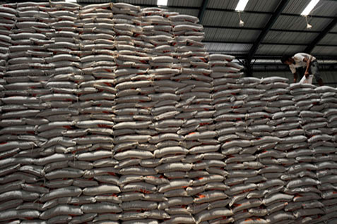  Stok Beras Bulog Riau Kepri Cukup 6 Bulan