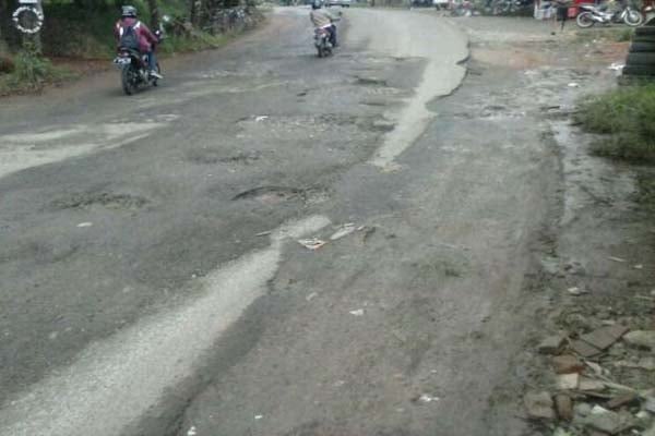  Jelang Mudik, Jalan Lingkar Gemolomg Rusak Parah