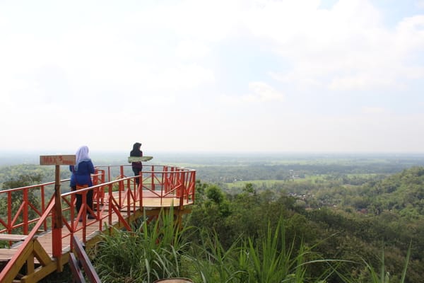  Bukit Cinta Jadi Wisata Andalan Gunung Gajah