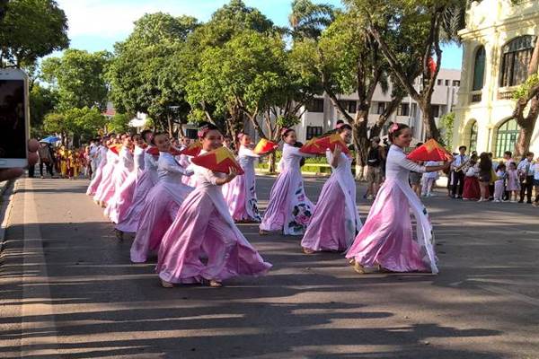  LAPORAN DARI HANOI: Sanggar Seni Citra Buana Tampil di Asean Children Festival Hanoi, Vietnam