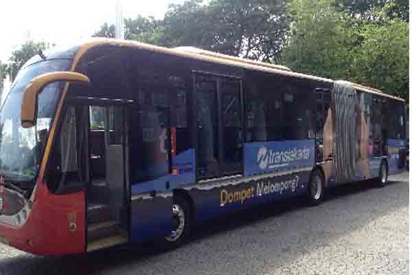  Bus Transjakarta Berhias Kampanye Anti Rokok