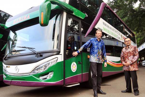  Lorena Luncurkan 12 Bus Double Deckers Mercedes Benz