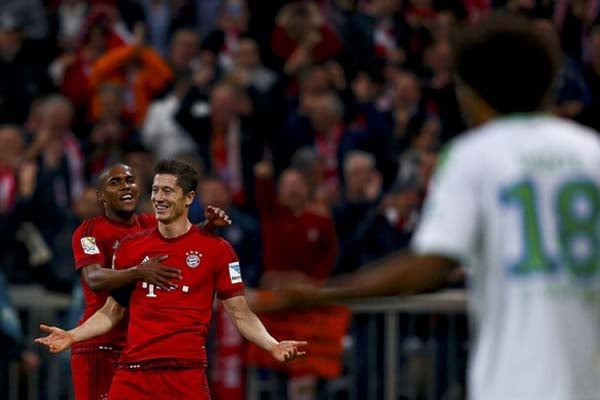  Lucescu: Douglas Costa, Pindahlah ke Juventus