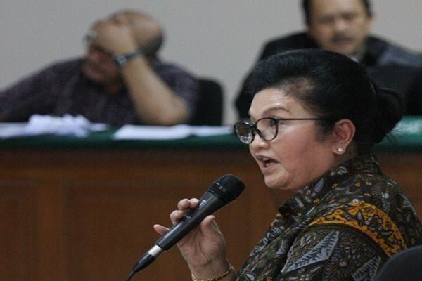  KORUPSI ALKES: Siti Fadilah, Kiranya Allah Melaknat Orang yang Fitnah Saya