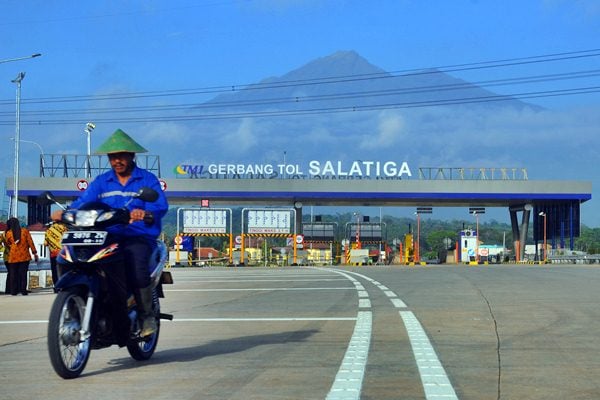  Panorama di Gerbang Jalan Tol Salatiga