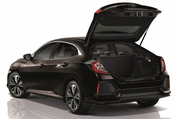  Inilah Civic Hatchback, Dari Warna Hingga Harga
