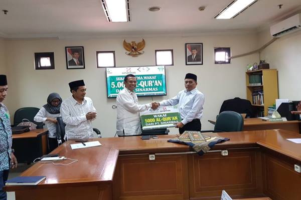  Sinar Mas Wakafkan 5.000 Alquran ke PBNU