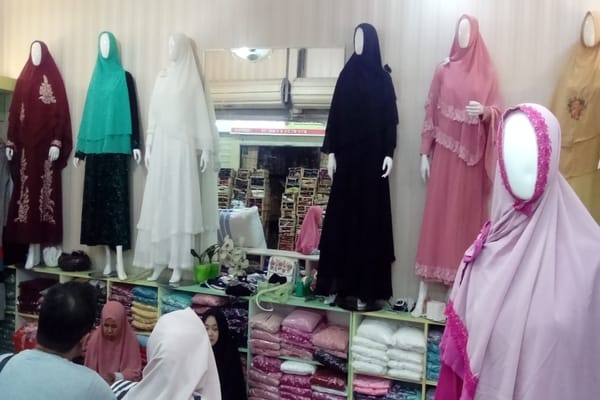  Penjualan Busana Muslim Melaju Meski Tak Sekencang Tahun Lalu