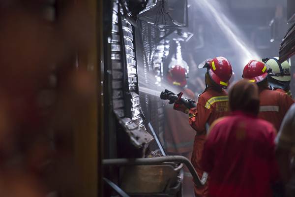  PASAR KRAMAT JATI TERBAKAR : Dirut PD Pasar Jaya, Pasokan Tak Terganggu