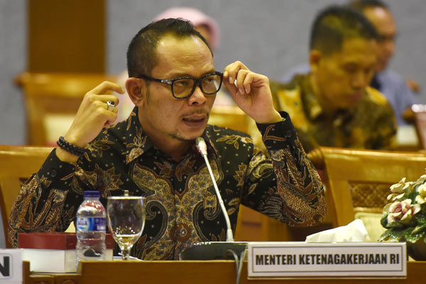  Menaker Serahkan Instrumen Ratifikasi Konvensi  Pekerja Maritim Ke Dirjen ILO