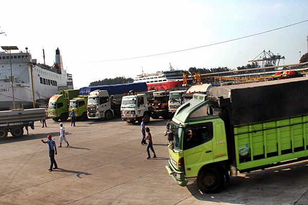  ANGKUTAN LEBARAN: Masa Pembatasan Truk Dapat Diperpendek