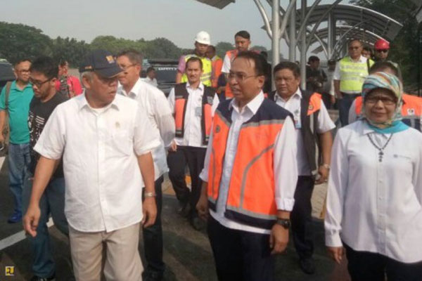  Dua Pekan Jelang Lebaran, Menteri Basuki Cek Kesiapan Jalan