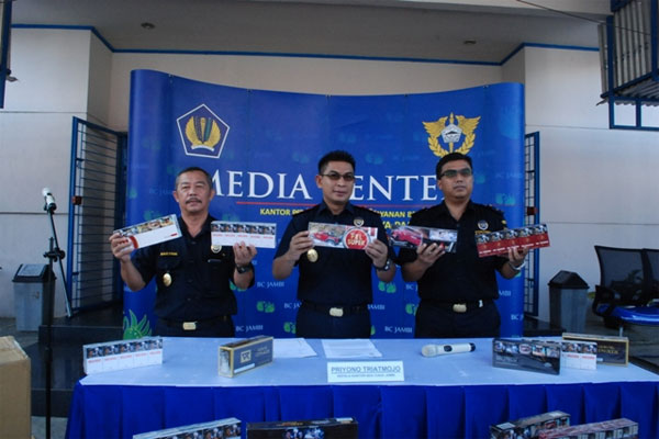  Hasil Operasi Patuh Ampadan I, Bea Cukai Sita 4,8 Juta Batang Rokok Ilegal Senilai Rp1,2 Miliar