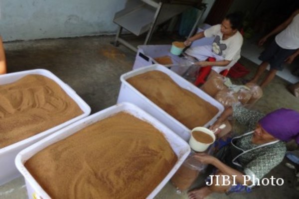  Pamor Gula Aren Lombok Barat Terus Ditingkatkan