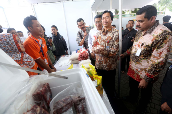  FOTO: Tekan Inflasi, BI Jabar Gelar Pasar Murah