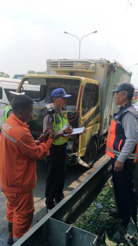  3 Mobil Terlibat Kecelakaan Beruntun di Cipularang